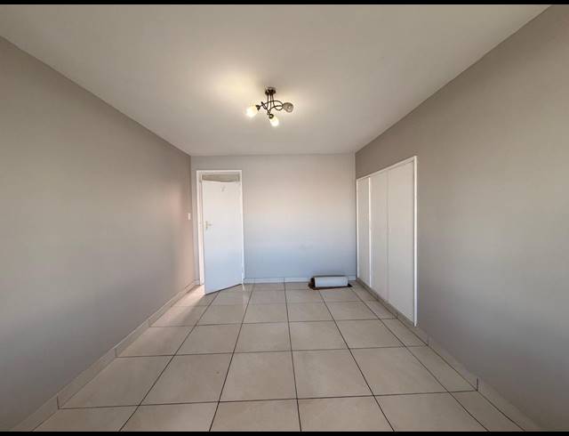 1.5 BEDROOM APARTMENT TO LET IN ESPLANADE